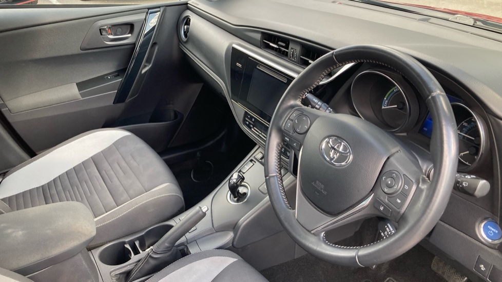 Toyota Auris 1.8 Hybrid Icon Tech TSS 5dr CVT Hybrid Hatchback - Image 14
