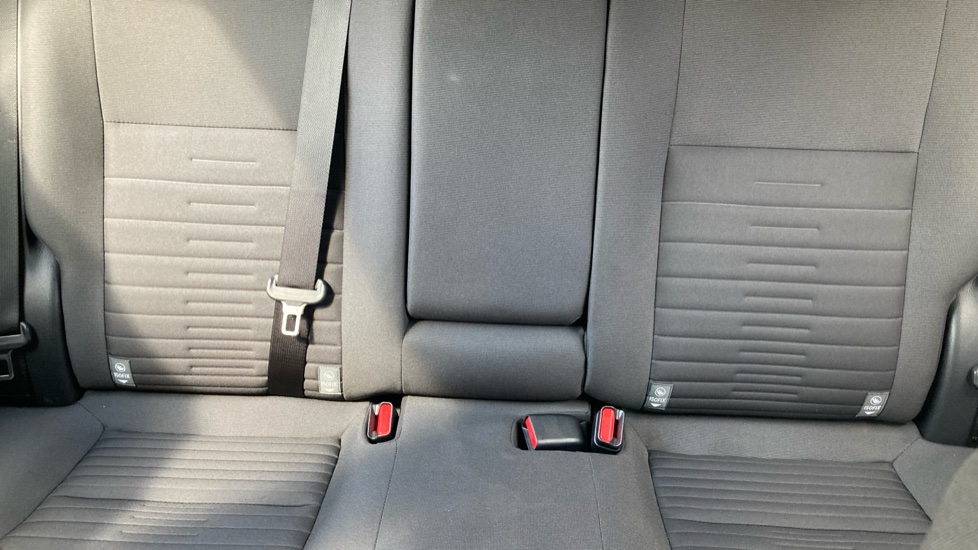 Toyota Auris 1.8 Hybrid Icon Tech TSS 5dr CVT Hybrid Hatchback - Image 17