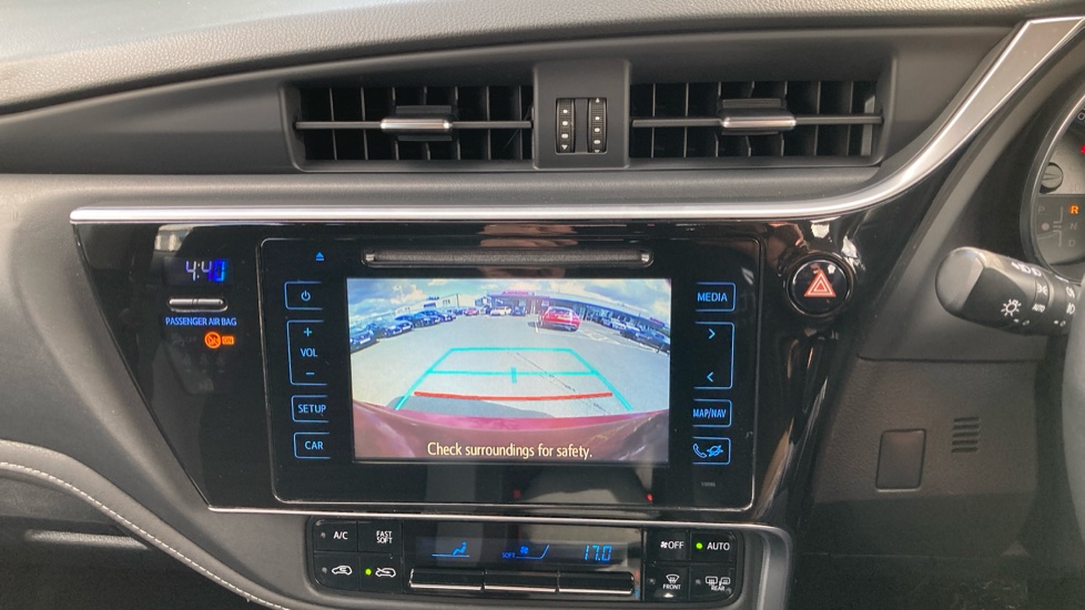 Toyota Auris 1.8 Hybrid Icon Tech TSS 5dr CVT Hybrid Hatchback - Image 21