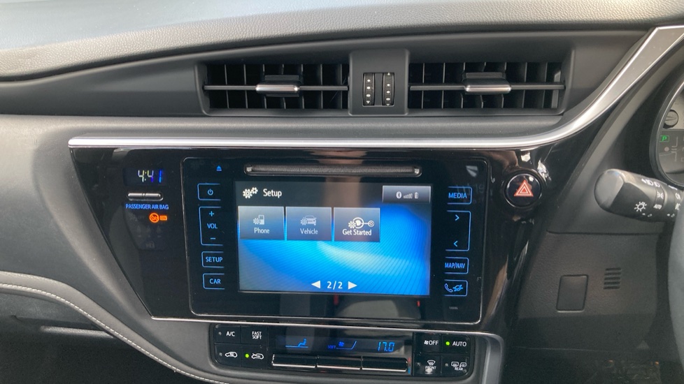 Toyota Auris 1.8 Hybrid Icon Tech TSS 5dr CVT Hybrid Hatchback - Image 23