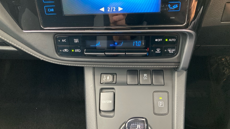 Toyota Auris 1.8 Hybrid Icon Tech TSS 5dr CVT Hybrid Hatchback - Image 24