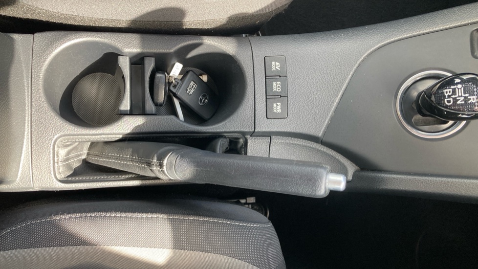 Toyota Auris 1.8 Hybrid Icon Tech TSS 5dr CVT Hybrid Hatchback - Image 27