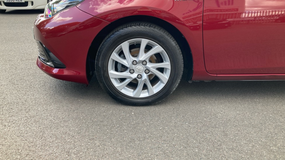 Toyota Auris 1.8 Hybrid Icon Tech TSS 5dr CVT Hybrid Hatchback - Image 45