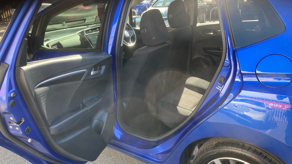 Honda Jazz 1.3 i-VTEC EX Navi 5dr CVT Petrol Hatchback - Image 16