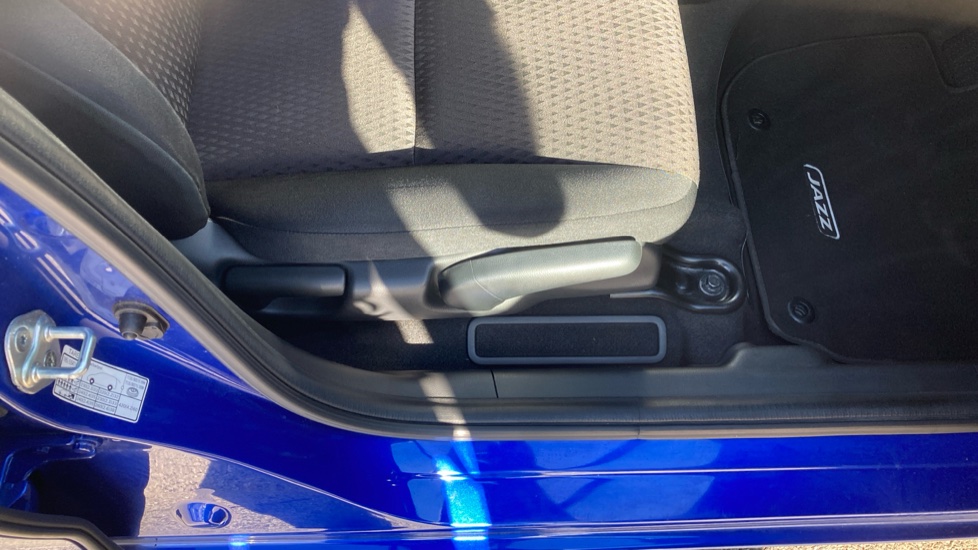 Honda Jazz 1.3 i-VTEC EX Navi 5dr CVT Petrol Hatchback - Image 37