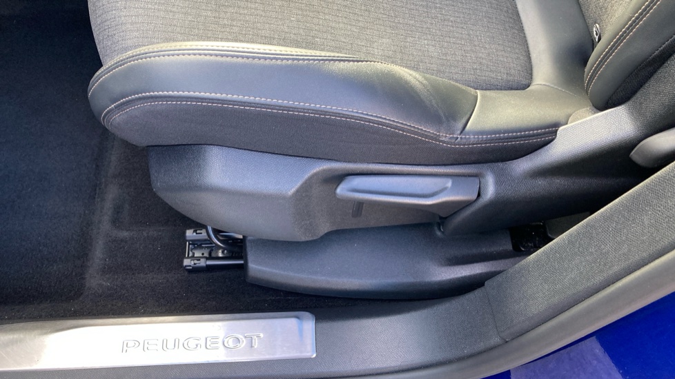 Peugeot 3008 1.5 BlueHDi GT Line Premium 5dr Diesel Estate - Image 79