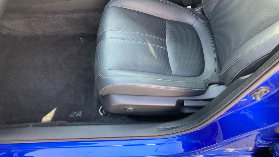 Honda Civic 1.5 VTEC Turbo Prestige 5dr CVT Petrol Hatchback - Image 21