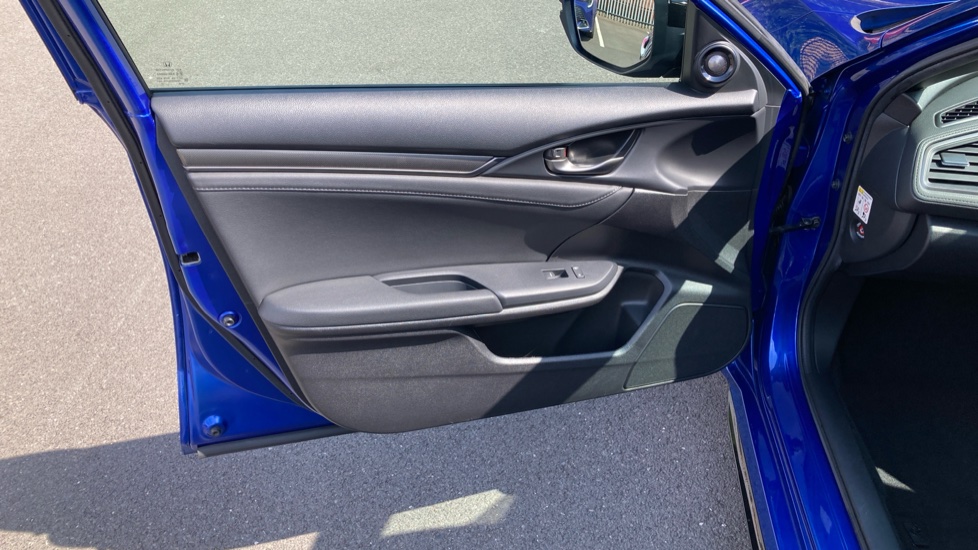 Honda Civic 1.5 VTEC Turbo Prestige 5dr CVT Petrol Hatchback - Image 24
