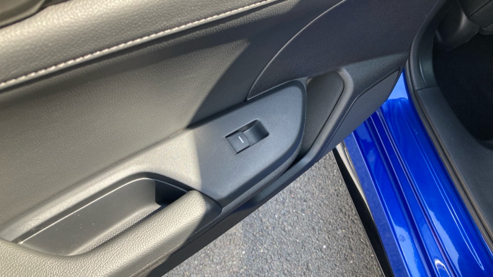 Honda Civic 1.5 VTEC Turbo Prestige 5dr CVT Petrol Hatchback - Image 25
