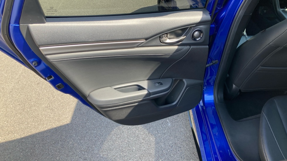 Honda Civic 1.5 VTEC Turbo Prestige 5dr CVT Petrol Hatchback - Image 26