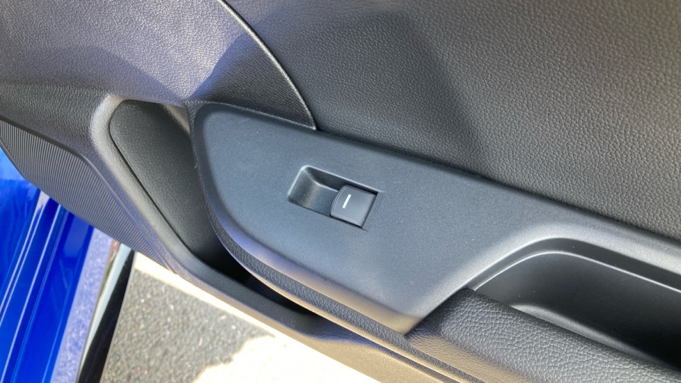 Honda Civic 1.5 VTEC Turbo Prestige 5dr CVT Petrol Hatchback - Image 35