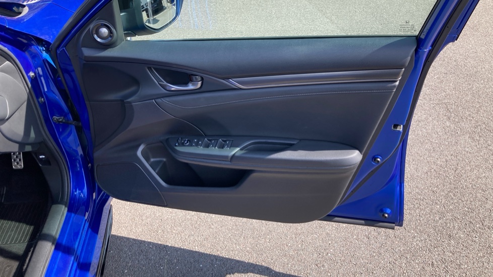 Honda Civic 1.5 VTEC Turbo Prestige 5dr CVT Petrol Hatchback - Image 39