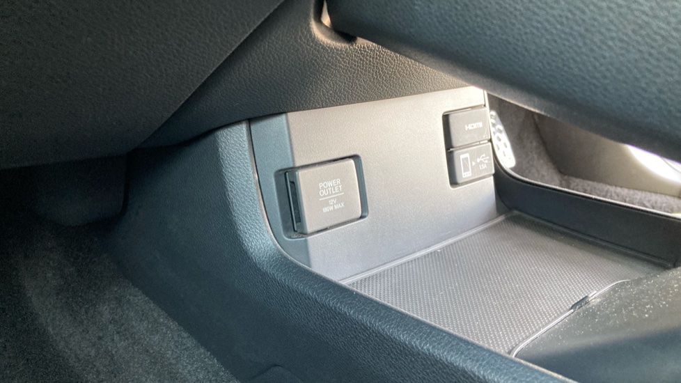 Honda Civic 1.5 VTEC Turbo Prestige 5dr CVT Petrol Hatchback - Image 53