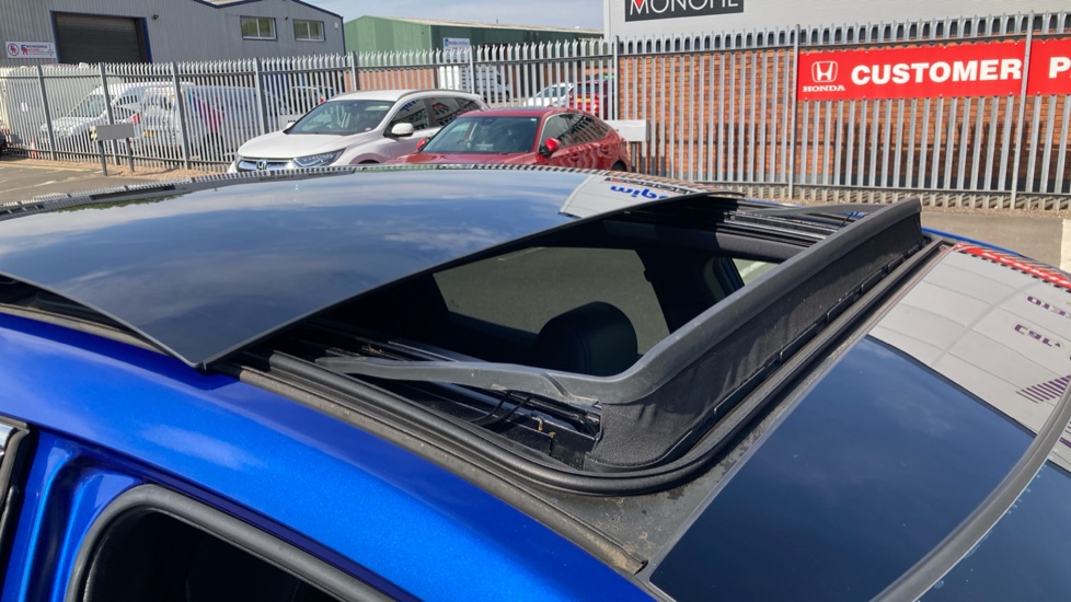 Honda Civic 1.5 VTEC Turbo Prestige 5dr CVT Petrol Hatchback - Image 64
