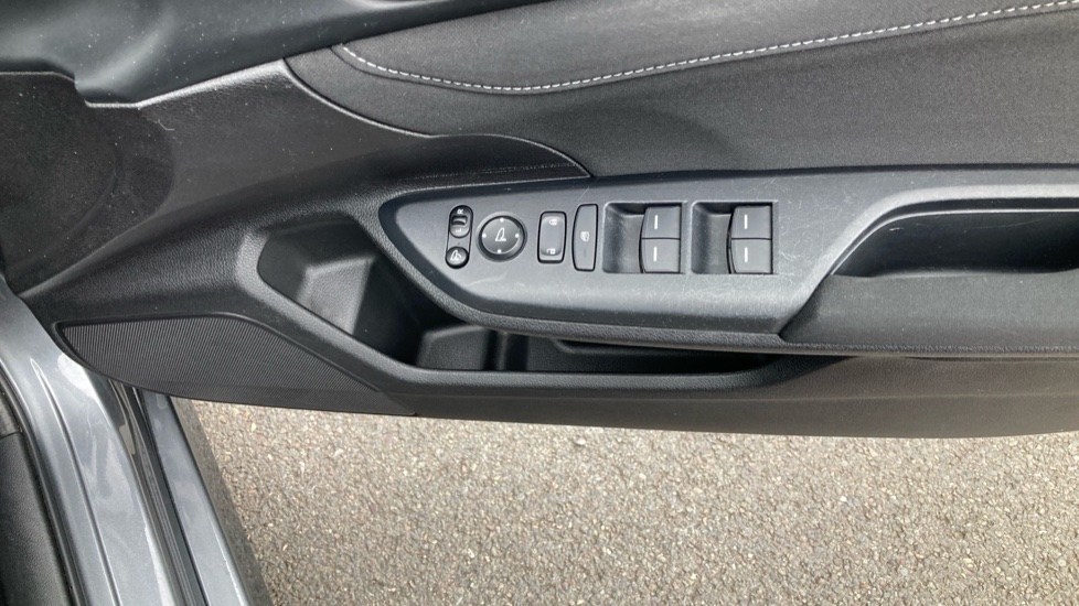 Honda Civic 1.0 VTEC Turbo SR 5dr Petrol Hatchback - Image 49