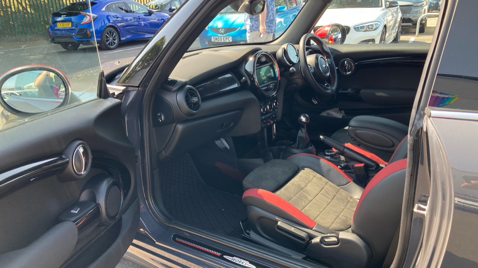 MINI Hatchback 2.0 Cooper S Sport II 3dr Petrol Hatchback - Image 16