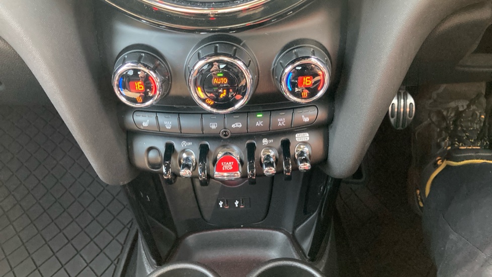 MINI Hatchback 2.0 Cooper S Sport II 3dr Petrol Hatchback - Image 33