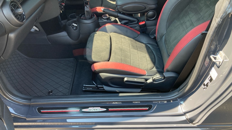 MINI Hatchback 2.0 Cooper S Sport II 3dr Petrol Hatchback - Image 49