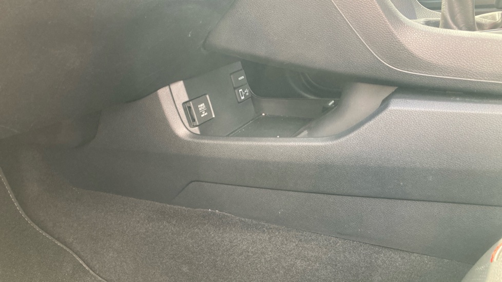 Honda Civic 1.0 VTEC Turbo 126 Sport Line 5dr Petrol Hatchback - Image 35