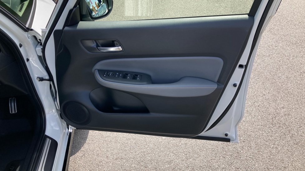 Honda Jazz 1.5 i-MMD Hybrid Advance Sport 5dr eCVT Hybrid Hatchback - Image 35