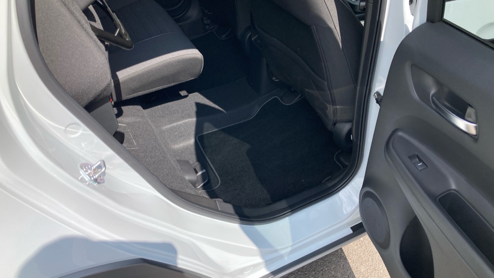 Honda Jazz 1.5 i-MMD Hybrid Crosstar Advance 5dr eCVT Hybrid Hatchback - Image 33