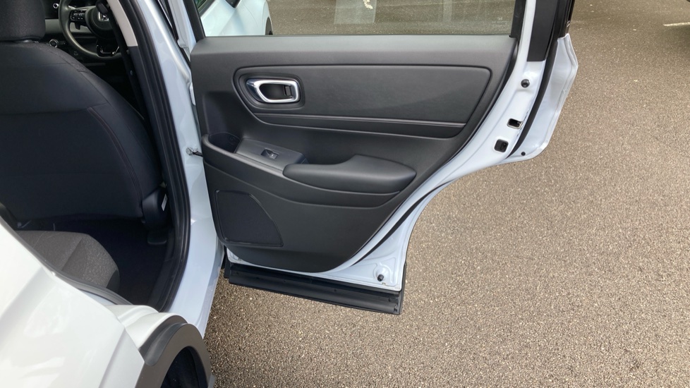 Honda HR-V 1.5 eHEV Elegance 5dr CVT Hybrid Hatchback - Image 30
