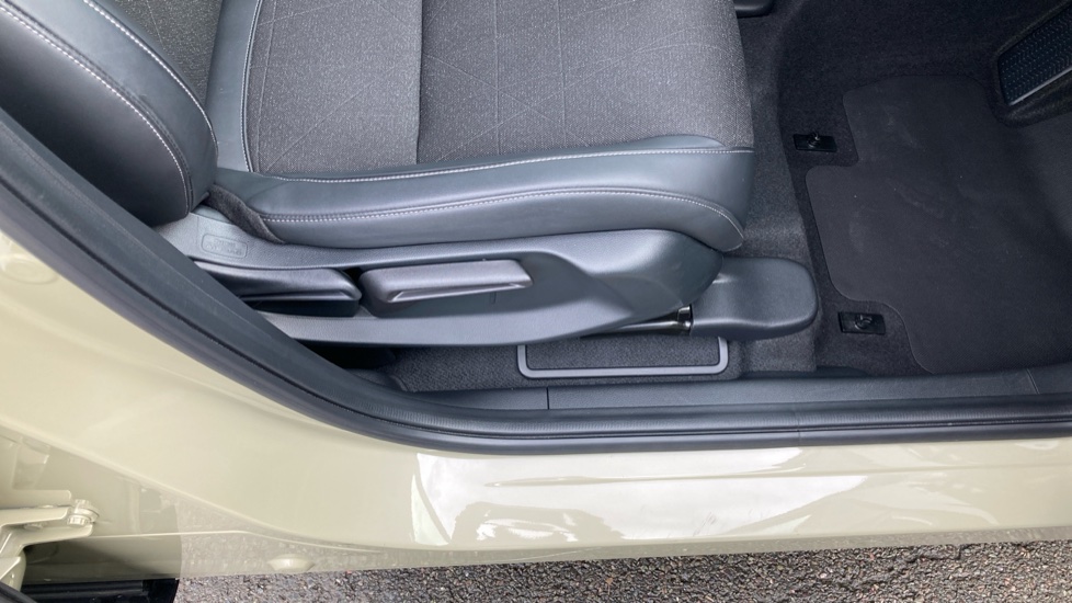 Honda HR-V 1.5 eHEV Advance 5dr CVT Hybrid Hatchback - Image 36