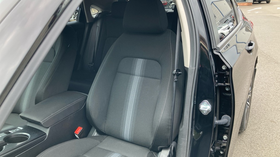 Honda Civic 2.0 eHEV Elegance 5dr CVT Hybrid Hatchback - Image 16