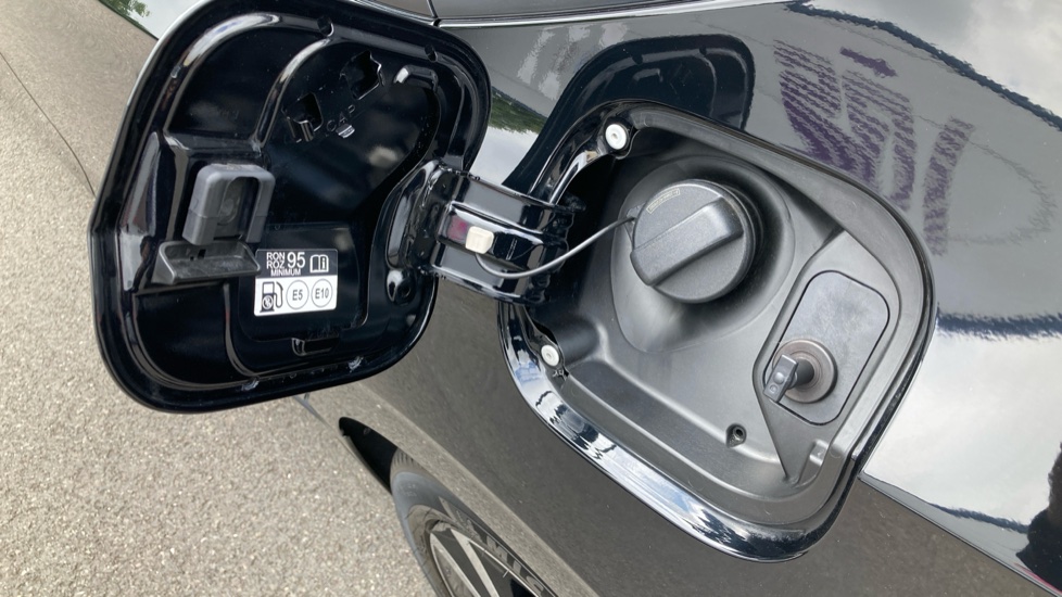 Honda Civic 2.0 eHEV Elegance 5dr CVT Hybrid Hatchback - Image 21
