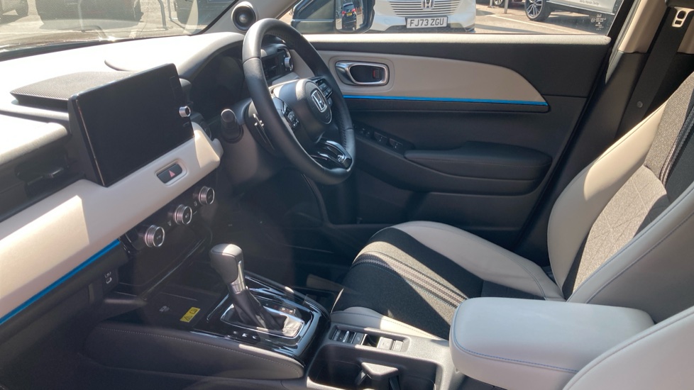 Honda HR-V 1.5 eHEV Advance Style 5dr CVT Hybrid Hatchback - Image 2