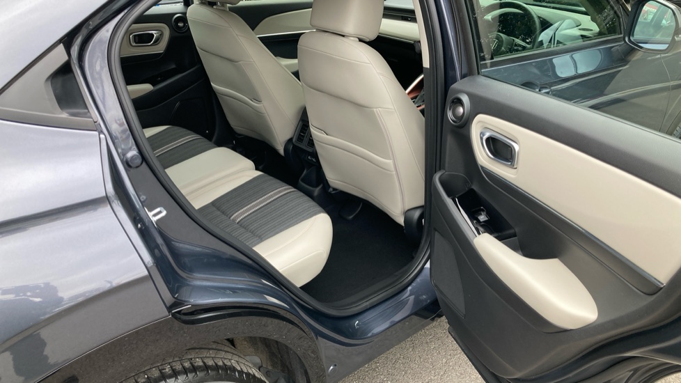 Honda HR-V 1.5 eHEV Advance Style 5dr CVT Hybrid Hatchback - Image 31
