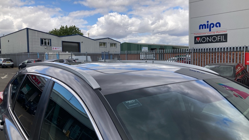 Honda CR-V 2.0 i-MMD Hybrid EX 5dr eCVT Hybrid Estate - Image 17