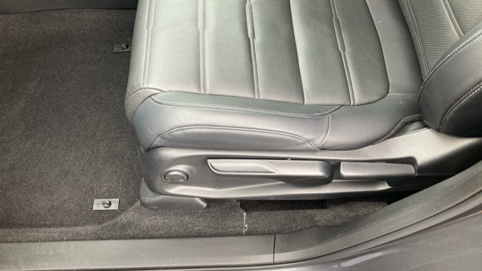 Honda CR-V 2.0 i-MMD Hybrid EX 5dr eCVT Hybrid Estate - Image 20