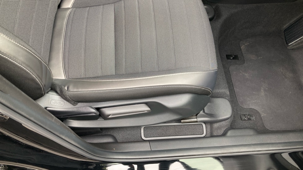 Honda Jazz 1.5 i-MMD Hybrid Crosstar Advance 5dr eCVT Hybrid Hatchback - Image 31