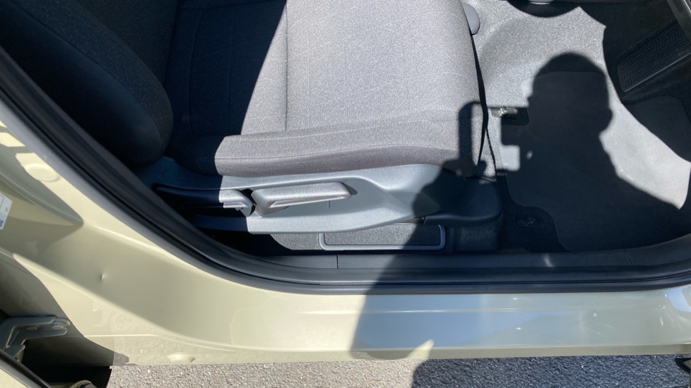 Honda HR-V 1.5 eHEV Elegance 5dr CVT Hybrid Hatchback - Image 28