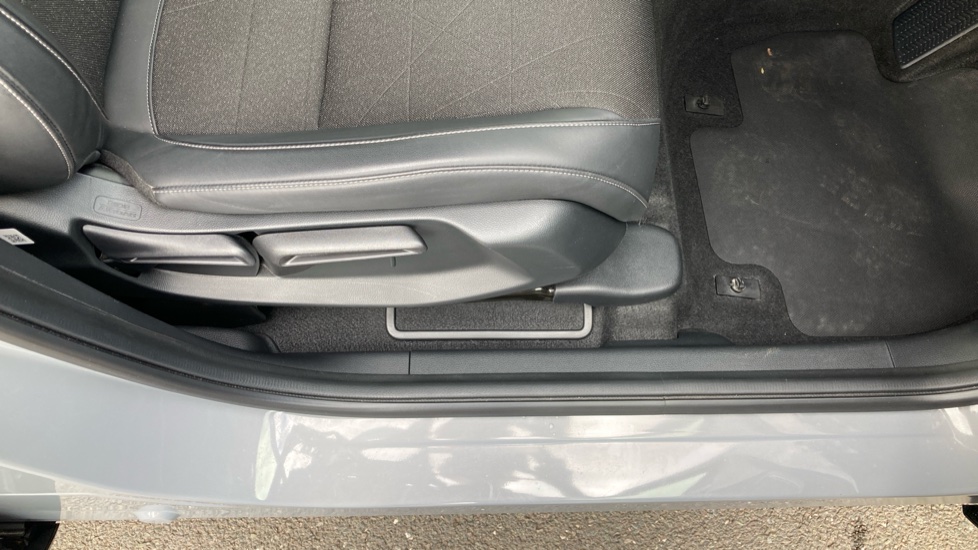 Honda HR-V 1.5 eHEV Advance 5dr CVT Hybrid Hatchback - Image 32
