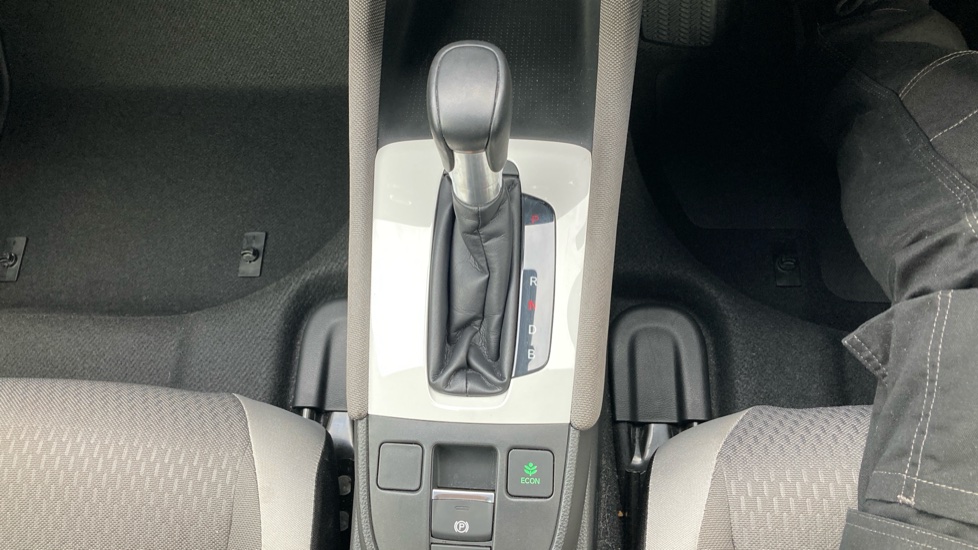 Honda Jazz 1.5 i-MMD Hybrid Crosstar EX 5dr eCVT Hybrid Hatchback - Image 19