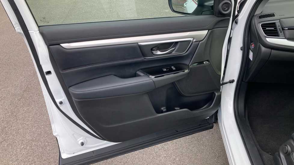 Honda CR-V 2.0 i-MMD Hybrid SR  2WD 5dr eCVT Hybrid Estate - Image 19
