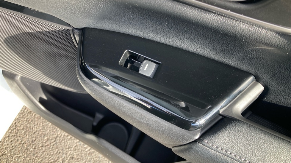 Honda CR-V 2.0 i-MMD Hybrid SR  2WD 5dr eCVT Hybrid Estate - Image 32