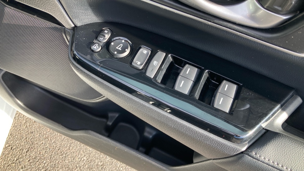 Honda CR-V 2.0 i-MMD Hybrid SR  2WD 5dr eCVT Hybrid Estate - Image 37