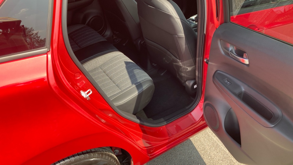 Honda Jazz 1.5 i-MMD Hybrid Advance 5dr eCVT Hybrid Hatchback - Image 32