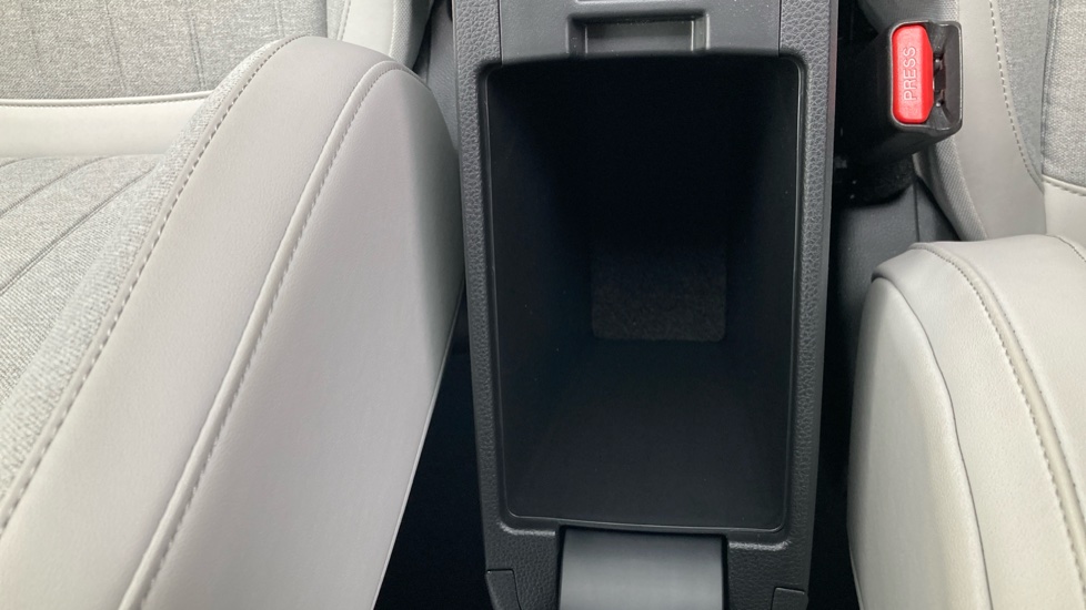 Honda Jazz 1.5 i-MMD Hybrid EX 5dr eCVT Hybrid Hatchback - Image 32