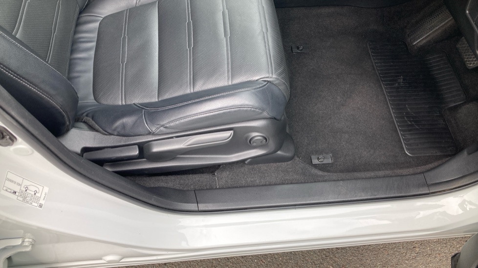 Honda CR-V 2.0 i-MMD Hybrid SR 5dr eCVT Hybrid Estate - Image 26