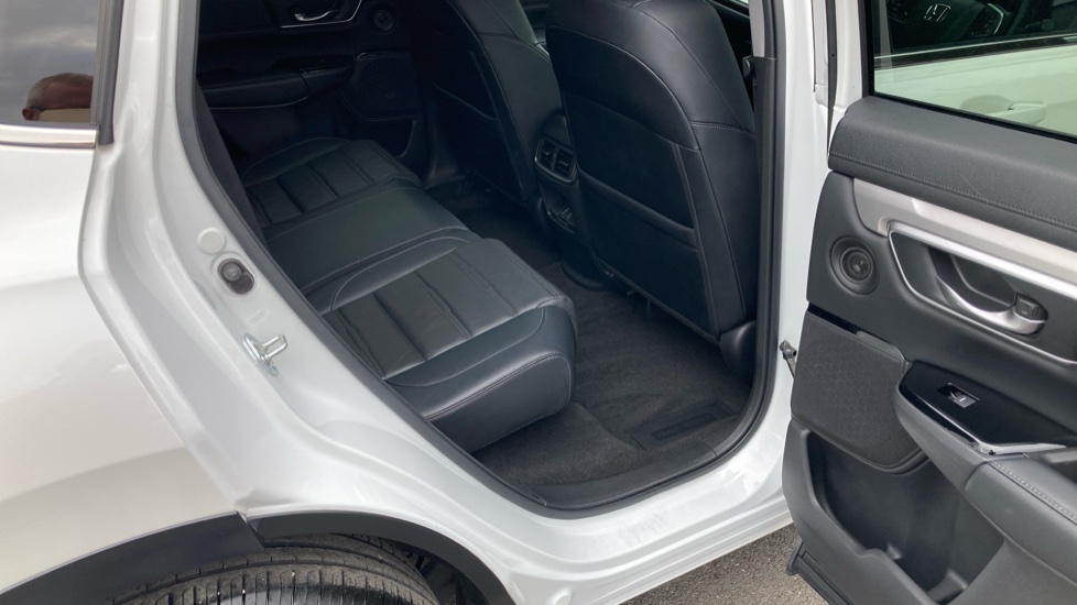 Honda CR-V 2.0 i-MMD Hybrid SR 5dr eCVT Hybrid Estate - Image 29