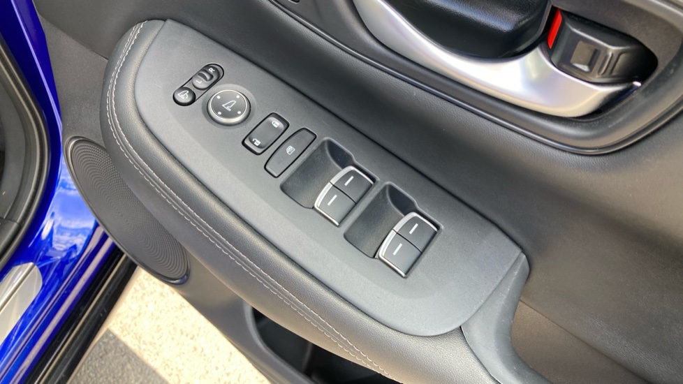 Honda Zr-V 2.0 eHEV Advance 5dr CVT Hybrid Estate - Image 34