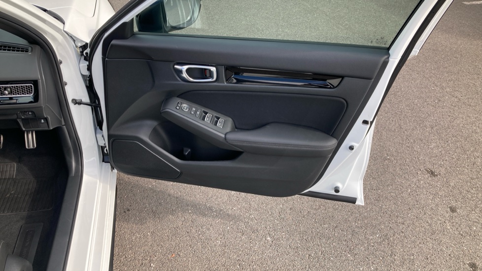 Honda Civic 2.0 eHEV Sport 5dr CVT Hybrid Hatchback - Image 28