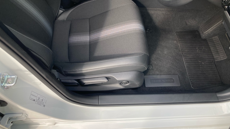 Honda Civic 2.0 eHEV Sport 5dr CVT Hybrid Hatchback - Image 29