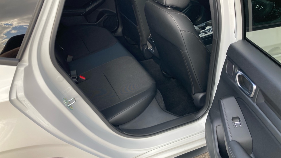 Honda Civic 2.0 eHEV Sport 5dr CVT Hybrid Hatchback - Image 32