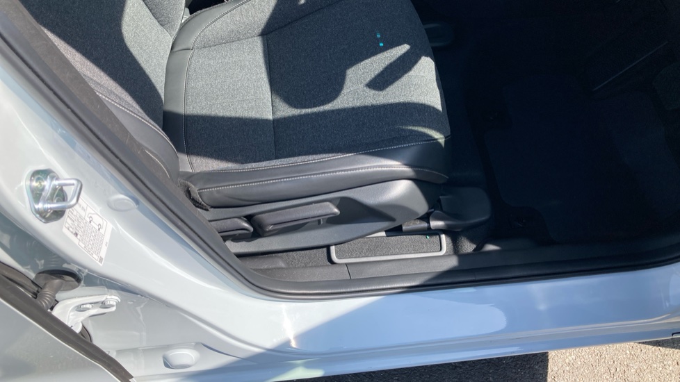 Honda Jazz 1.5 i-MMD Hybrid Advance 5dr eCVT Hybrid Hatchback - Image 30