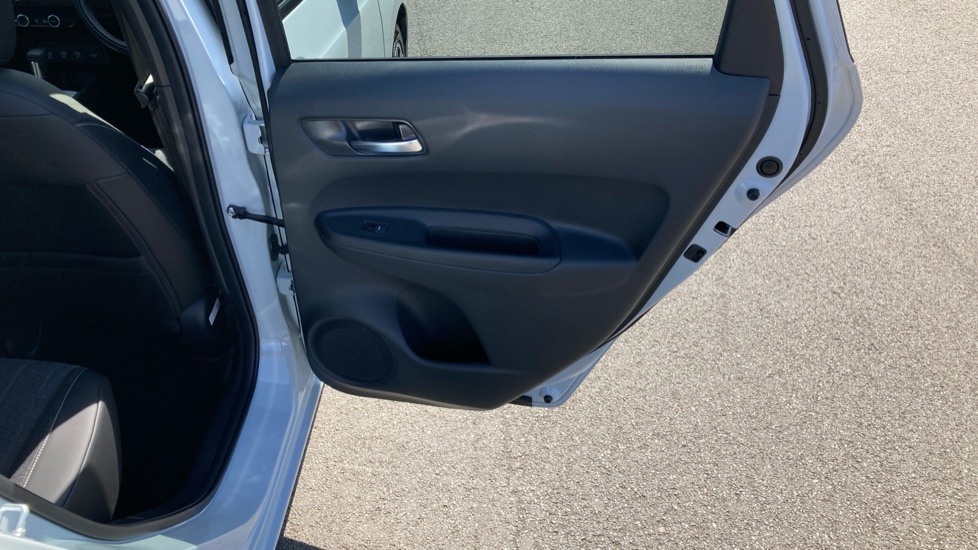 Honda Jazz 1.5 i-MMD Hybrid Advance 5dr eCVT Hybrid Hatchback - Image 32